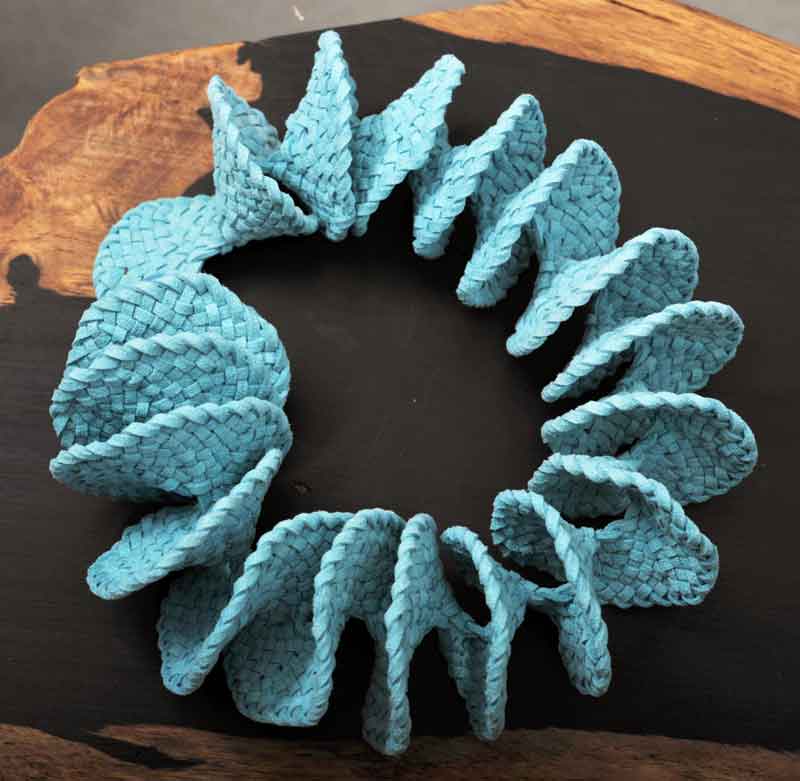 Kumihimokette spiralförmig geflochten
